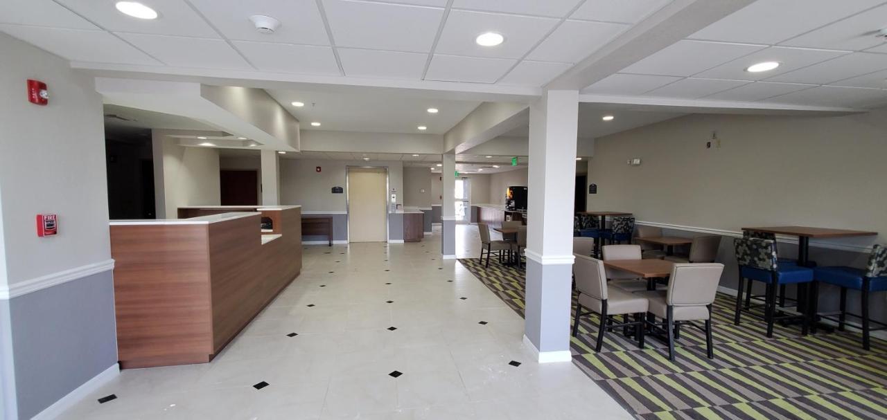Microtel Inn & Suites By Wyndham Città di Panama Esterno foto