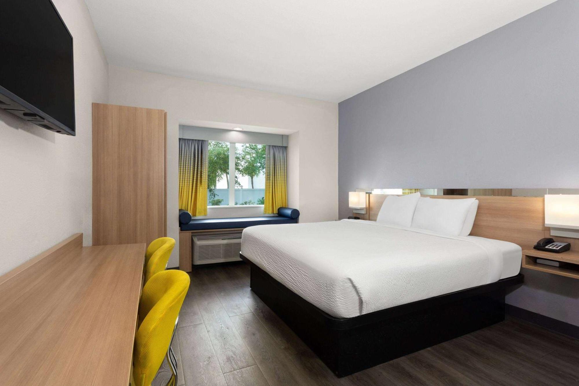 Microtel Inn & Suites By Wyndham Città di Panama Esterno foto