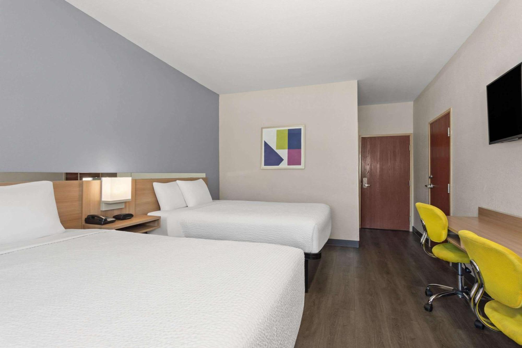 Microtel Inn & Suites By Wyndham Città di Panama Esterno foto