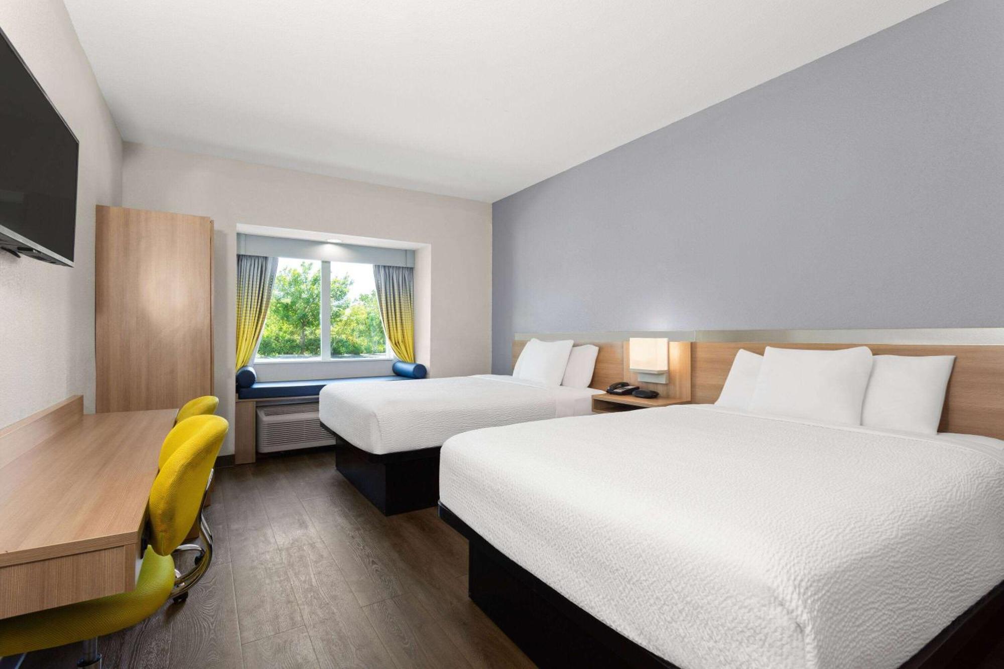 Microtel Inn & Suites By Wyndham Città di Panama Esterno foto