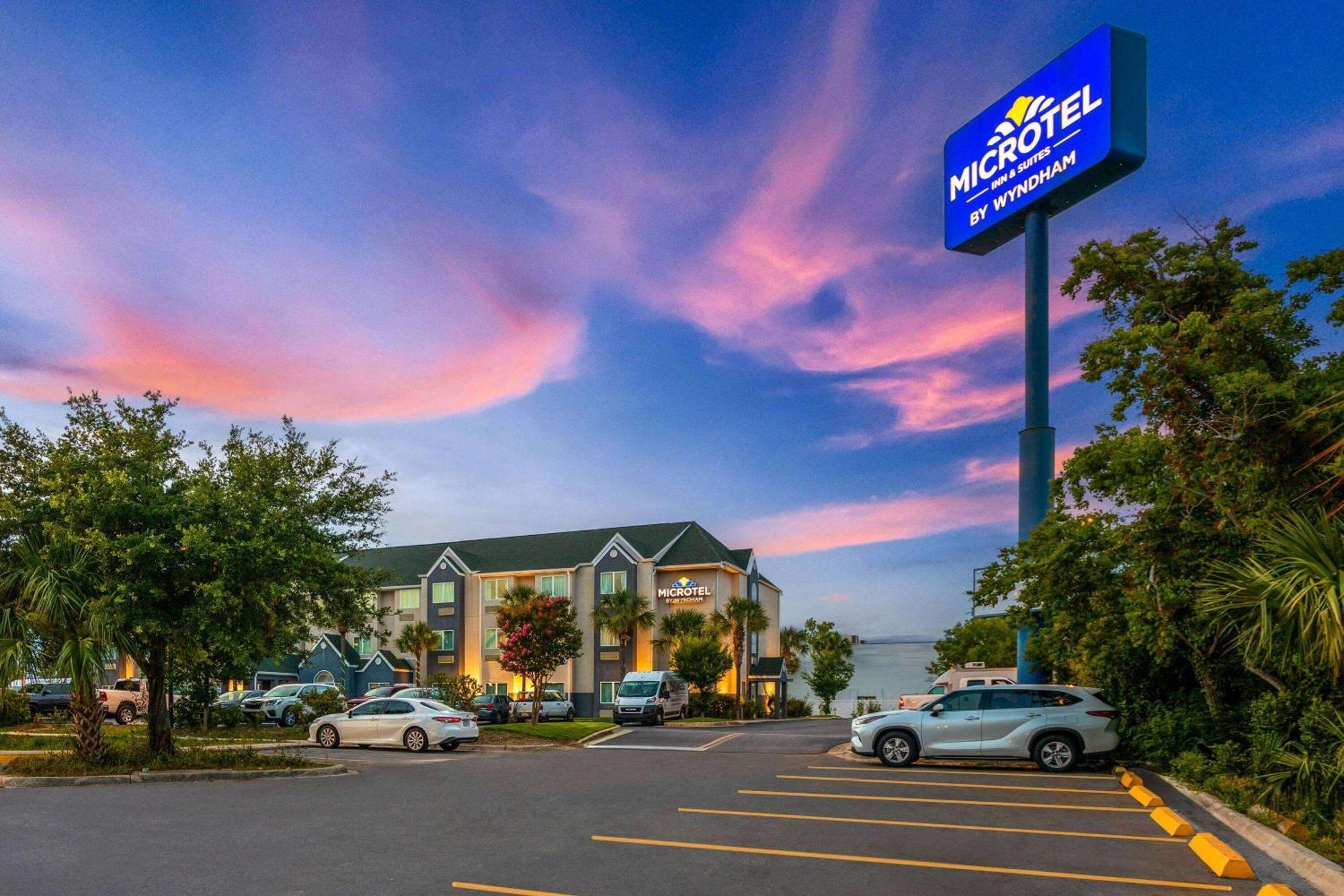 Microtel Inn & Suites By Wyndham Città di Panama Esterno foto